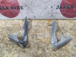 Запчасть петля капота Mitsubishi Pajero 2001