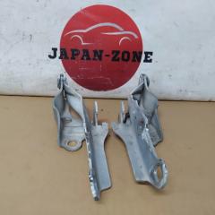 Петля капота Toyota Mark II 1999