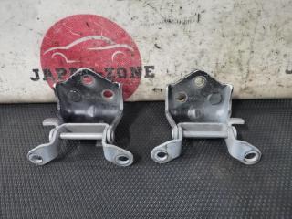 Петля крышки багажника Toyota Land Cruiser 1999