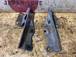 Петля капота Nissan Primera 2000