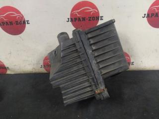 Корпус воздушного фильтра Nissan Rnessa 1998