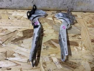 Петля капота Toyota OPA 2004