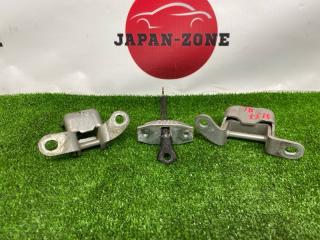 Петля двери задняя левая Toyota Corolla Fielder 2003