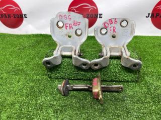 Петля двери передняя правая Honda Integra 2000