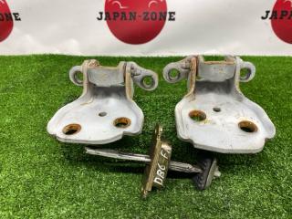 Петля двери передняя правая Honda Integra 2000