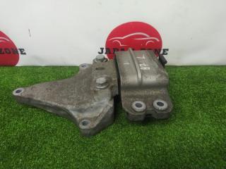 Запчасть подушка двигателя левая Volkswagen Passat 2011