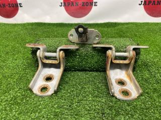 Петля двери передняя левая Nissan Sunny 2002