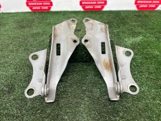 Фото запчасти петля капота Nissan Serena 2003 контрактная запчасть Запчасть петля капота Nissan Serena 2003
