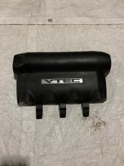 Декоративная крышка двигателя Honda Fit 2004