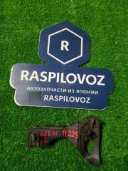 Крепление бампера переднее левое Toyota Corolla 2003