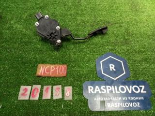 Педаль газа Toyota Ractis 05.2009
