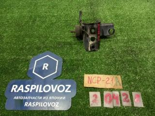 Кронштейн опоры двигателя задний Toyota Funcargo 2002.07