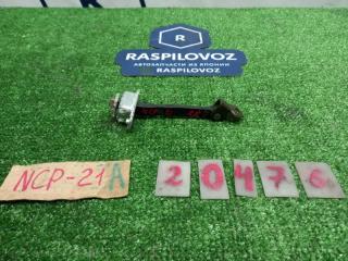 Ограничитель двери задний Toyota Funcargo 2002.07