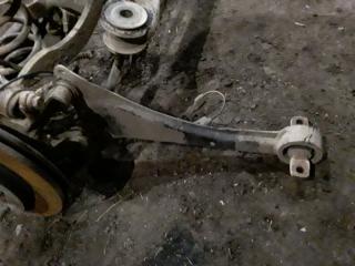 Рычаг подвески задний правый Toyota AURIS 2015> Б/У Рычаг подвески задний правый Toyota AURIS 2015>