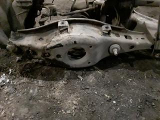 Рычаг подвески задний правый Toyota AURIS 2015> Б/У Рычаг подвески задний правый Toyota AURIS 2015>