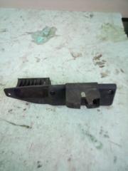 Запчасть накладка замка капота задняя fiat Linea 2007>