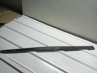 Запчасть накладка двери передняя левая Volkswagen Golf