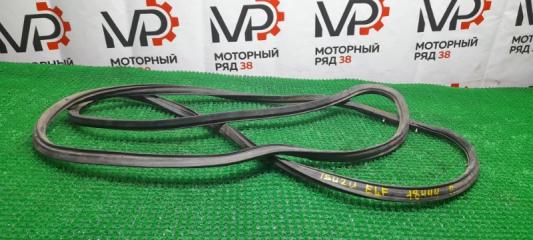 Уплотнительная резинка двери правая Isuzu Elf Б/У Уплотнительная резинка двери правая Isuzu Elf