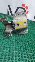 Петля двери левая Isuzu Forward 2001 Б/У Петля двери левая Isuzu Forward 2001