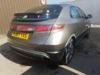 Брызговик левый Honda Civic 8 5D