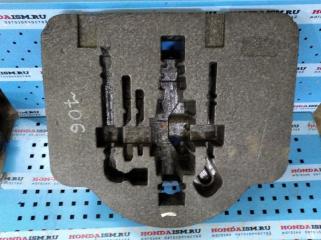 Под инструмент Honda Civic 8 4D 2006-2010