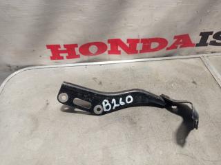 Запчасть петля капота левая