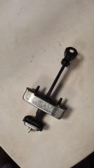 Запчасть ограничитель двери задний левый Honda CR-V 2006-2012