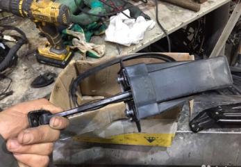 Запчасть ограничитель двери BMW