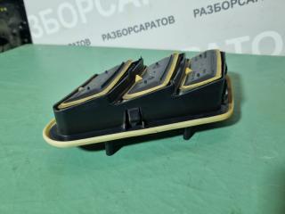 Запчасть решетка вентиляционная задняя левая Citroen C5 2002