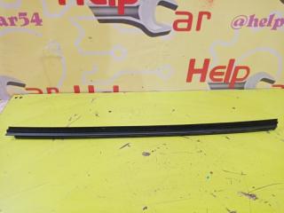 Запчасть молдинг стекла передний левый Mercedes-Benz M-Class 2004
