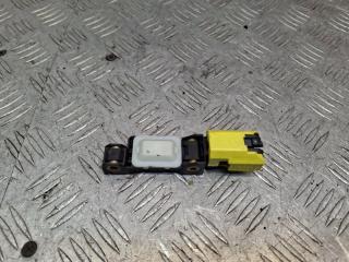 Фото запчасти датчик удара Volkswagen TOUAREG 2006 контрактная запчасть Запчасть датчик удара Volkswagen TOUAREG 2006