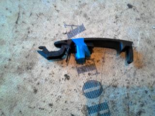 Запчасть ручка двери передней правой наружняя SKODA OCTAVIA (A5) 2004-2013