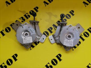 Фото запчасти ограничитель двери PEUGEOT 3008 2010-2016 2011 Б/У запчасть Запчасть ограничитель двери PEUGEOT 3008 2010-2016 2011