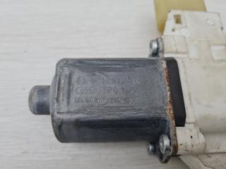 Моторчик стеклоподъемника передний левый 7 2011 F02 N63B44 Моторчик стеклоподъемника передний левый 7 2011 F02 N63B44