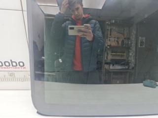 Стекло люка заднее Macan