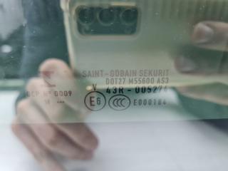 Стекло люка заднее Macan