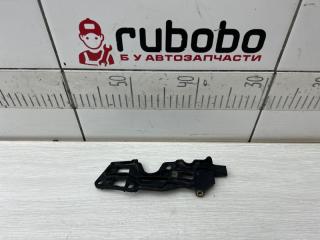 Кронштейн крыла левый Land Rover Discovery Sport 2017 контрактная Кронштейн крыла левый Land Rover Discovery Sport 2017