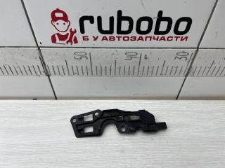 Кронштейн крыла правый Land Rover Discovery Sport 2017 контрактная Кронштейн крыла правый Land Rover Discovery Sport 2017