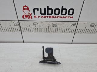 Крючок капота Land Rover DISCOVERY 4 2010