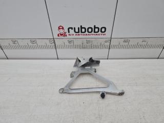 Кронштейн крыла правый BMW 7 2013 контрактная Кронштейн крыла правый BMW 7 2013