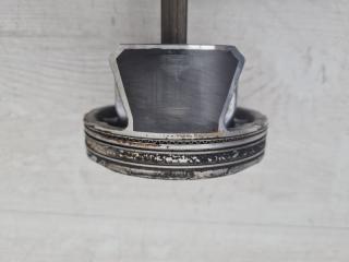 Поршень с шатуном Challenger 2011 LC ERB