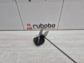 Крючок капота правый BMW 7 2011