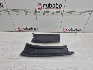 Запчасть водосток багажника левый Mercedes-Benz GL 2013