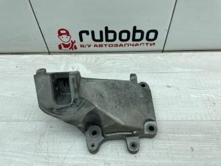 Запчасть кронштейн опоры двигателя правый Mercedes-Benz GL 2013