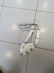 Запчасть петля капота передняя правая Volkswagen Golf Plus 2005-2014 5M 5M0823302 контрактная Петля капота передняя правая Volkswagen Golf Plus 2005-2014 5M 5M0823302 контрактная
