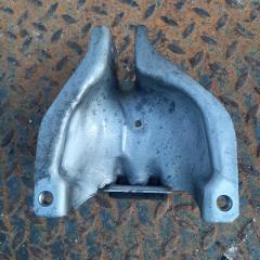 Запчасть кронштейн подушки двигателя правый Porsche Macan 2014-2023