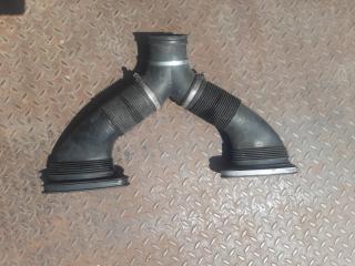 Патрубок воздушного фильтра Porsche Panamera 2009-2016 контрактная Патрубок воздушного фильтра Porsche Panamera 2009-2016