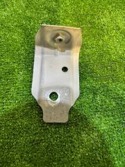 Запчасть кронштейн крыла передний левый Volkswagen Teramont 2017-2023