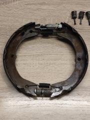 Колодки стояночного тормоза задние Nissan Patrol Y62