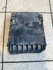 Запчасть крышка блока предохранителей Skoda Yeti 2009-2018